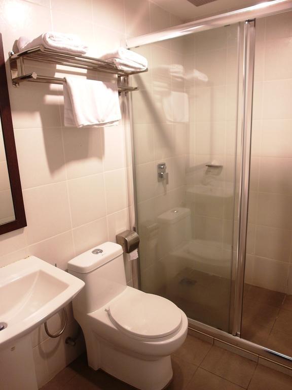 Transit Hotel Лабуан Номер фото